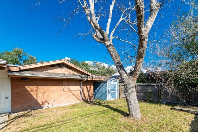 118 Driftwood Dr, Portland, TX 78374
