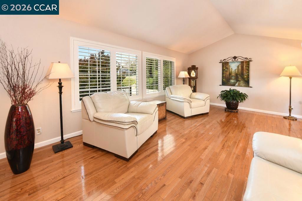 Image 10 of property listing at 1894 Sagewood Ct, Concord, CA 94521