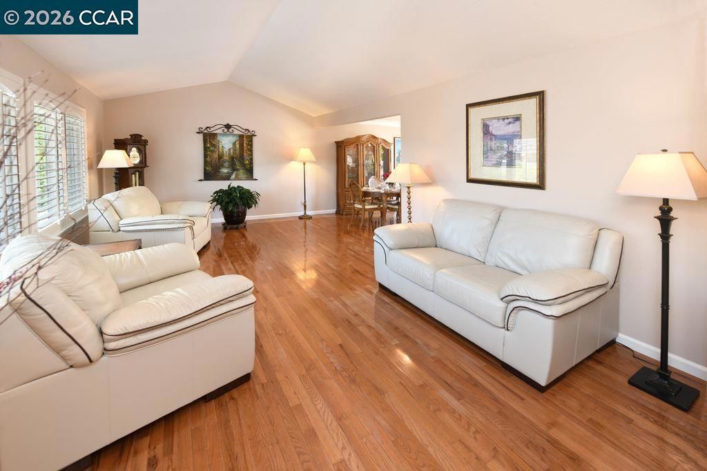 Image 11 of property listing at 1894 Sagewood Ct, Concord, CA 94521