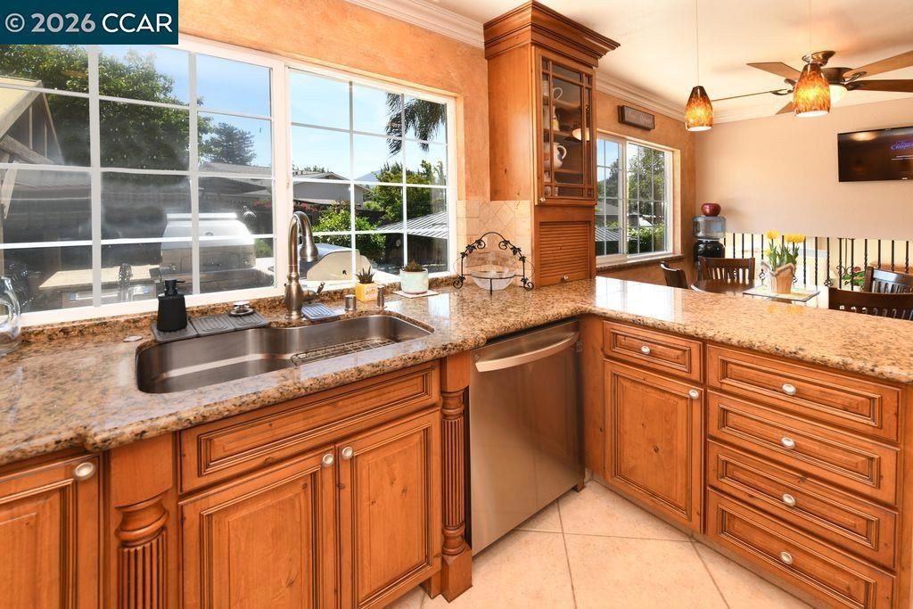 Image 14 of property listing at 1894 Sagewood Ct, Concord, CA 94521