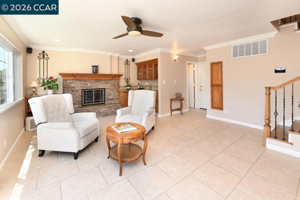 Image 19 of property listing at 1894 Sagewood Ct, Concord, CA 94521