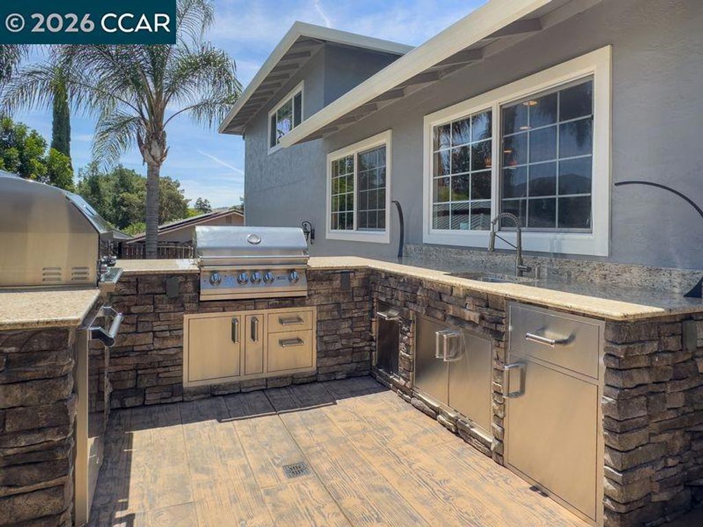 Image 32 of property listing at 1894 Sagewood Ct, Concord, CA 94521