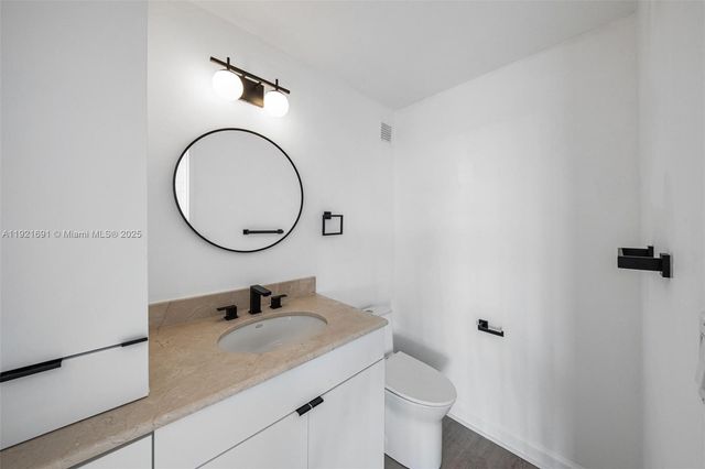 9100 W Bay Harbor Dr 5A, Bay Harbor Islands, FL 33154