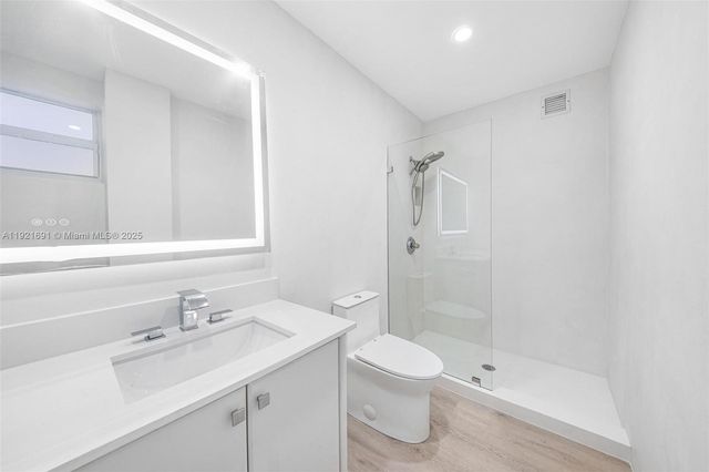 9100 W Bay Harbor Dr 5A, Bay Harbor Islands, FL 33154