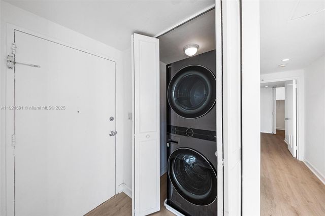 9100 W Bay Harbor Dr 5A, Bay Harbor Islands, FL 33154