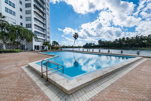 9100 W Bay Harbor Dr 5A, Bay Harbor Islands, FL 33154