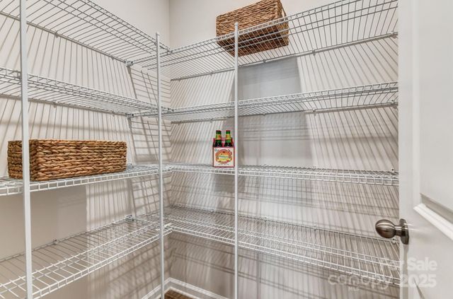 9216 Pagoda Oak Drive, Charlotte, NC 28269