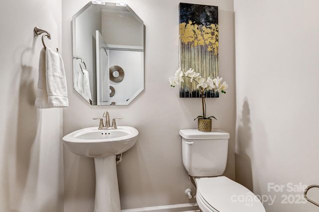 9216 Pagoda Oak Drive, Charlotte, NC 28269