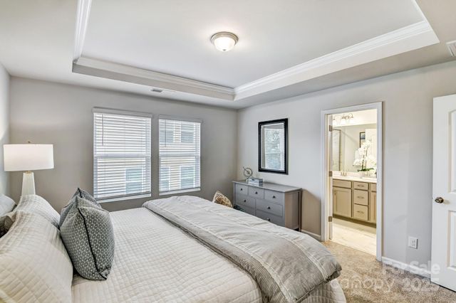 9216 Pagoda Oak Drive, Charlotte, NC 28269