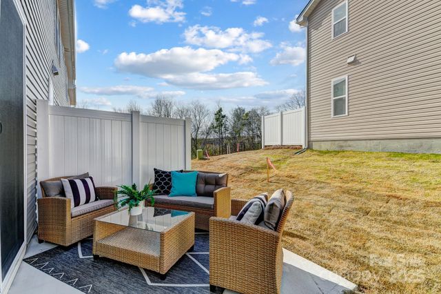 9216 Pagoda Oak Drive, Charlotte, NC 28269