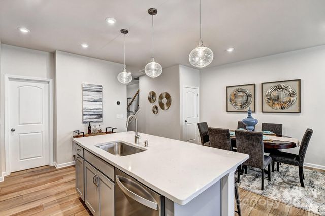 9216 Pagoda Oak Drive, Charlotte, NC 28269