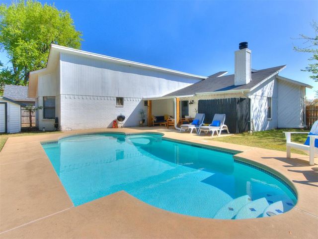 510 Rambling Oaks Drive, Norman, OK 73072