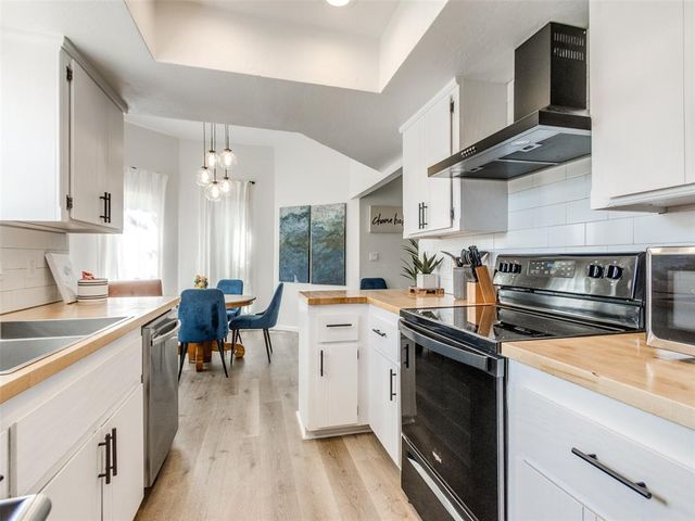 510 Rambling Oaks Drive, Norman, OK 73072