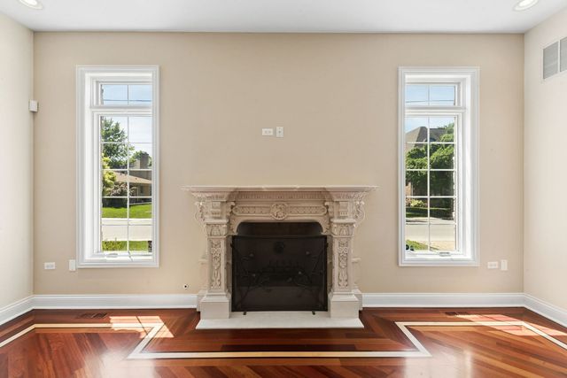 7000 N Kilpatrick Avenue, Lincolnwood, IL 60712