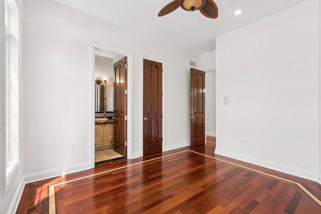 7000 N Kilpatrick Avenue, Lincolnwood, IL 60712