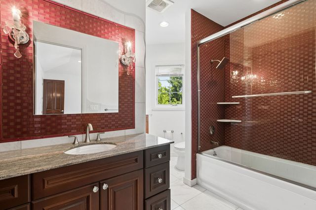 7000 N Kilpatrick Avenue, Lincolnwood, IL 60712