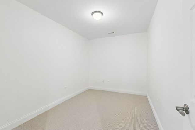 7000 N Kilpatrick Avenue, Lincolnwood, IL 60712