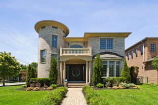 7000 N Kilpatrick Avenue, Lincolnwood, IL 60712