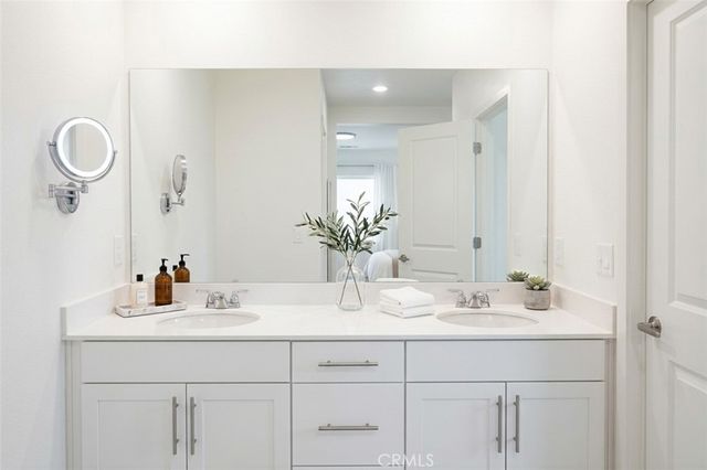 532 S Harbor Boulevard, Santa Ana, CA 92704