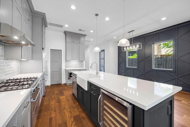 6114 Hamman Street, Houston, TX 77007