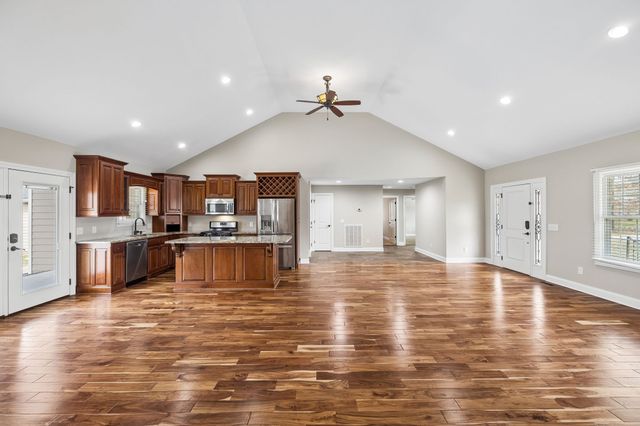 915 Bonner Way, Estill Springs, TN 37330