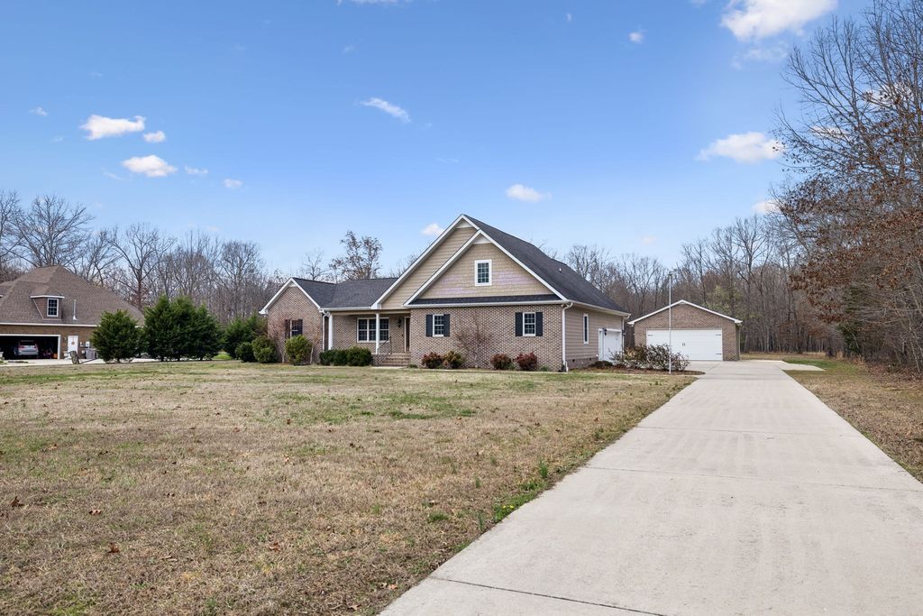 915 Bonner Way, Estill Springs, TN 37330