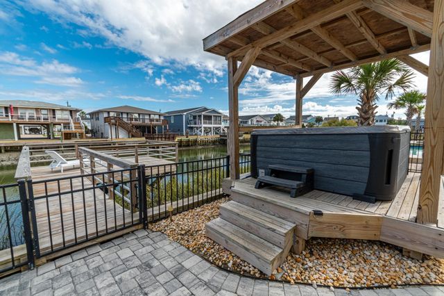 314 45th Ave. N, North Myrtle Beach, SC 29582