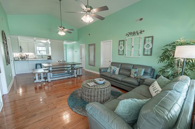 314 45th Ave. N, North Myrtle Beach, SC 29582
