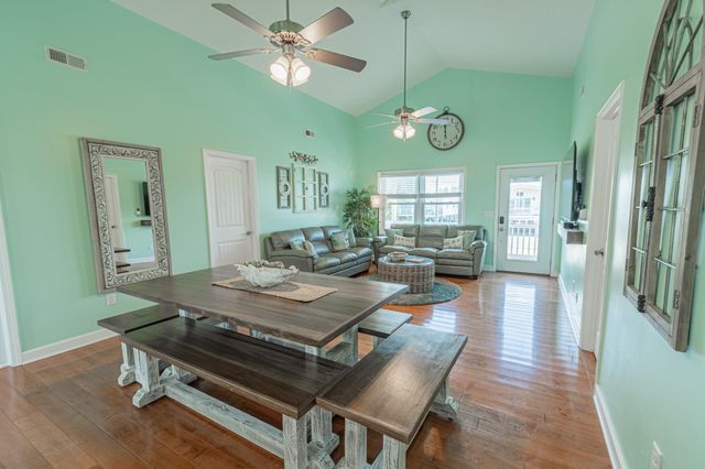 314 45th Ave. N, North Myrtle Beach, SC 29582