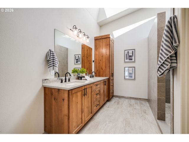 13801 Se 37TH St, Vancouver, WA 98683