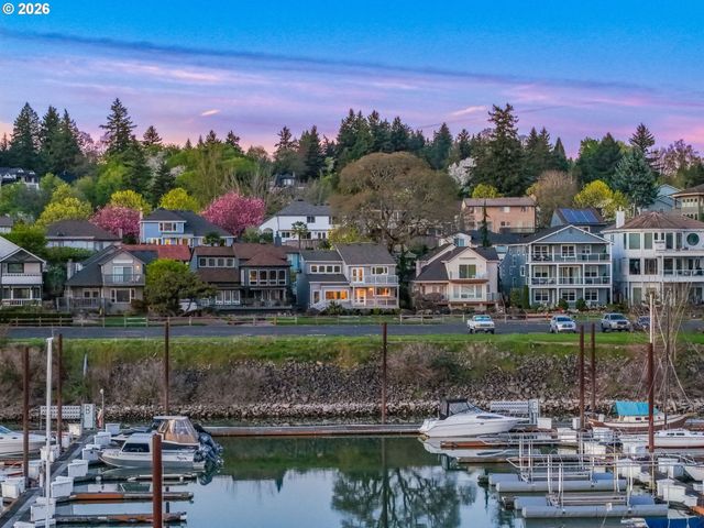 13801 Se 37TH St, Vancouver, WA 98683