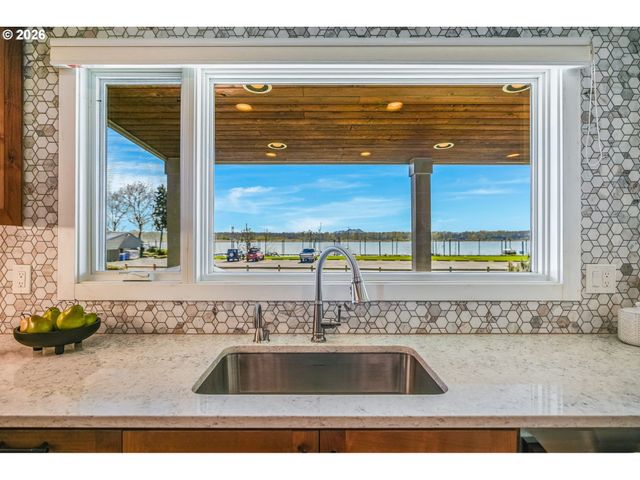 13801 Se 37TH St, Vancouver, WA 98683