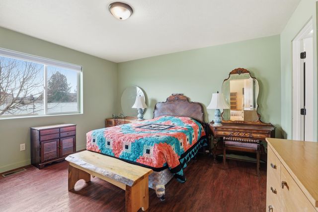712 S Margaret St, Deer Park, WA 99006