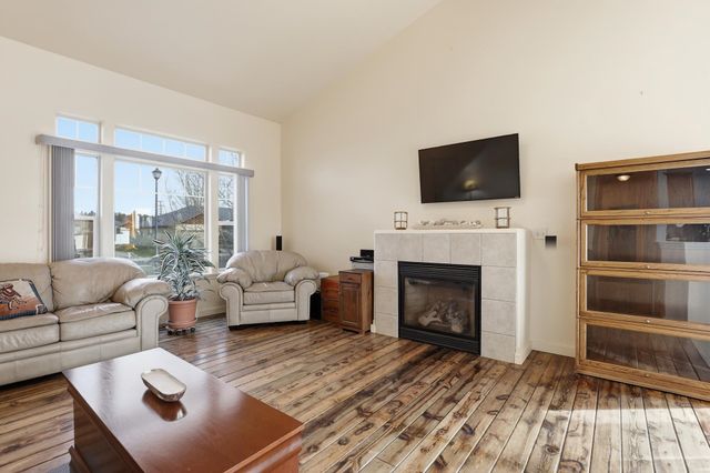 712 S Margaret St, Deer Park, WA 99006
