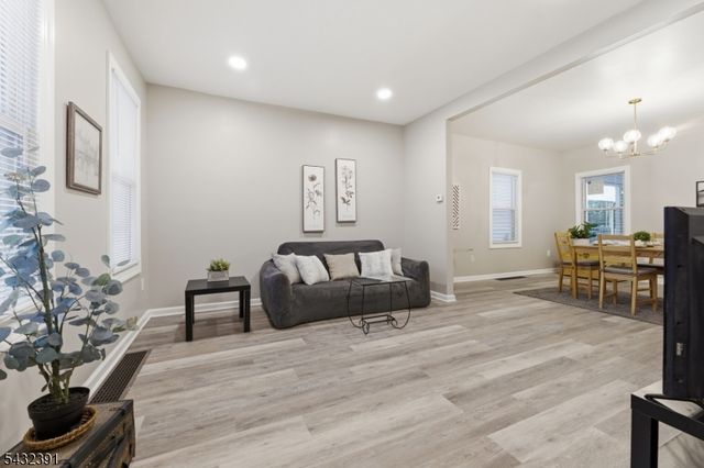 58 Bennett St, Phillipsburg Town, NJ 08865