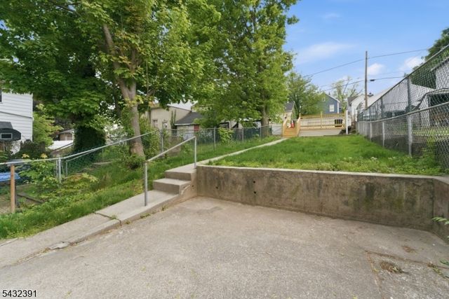 58 Bennett St, Phillipsburg Town, NJ 08865