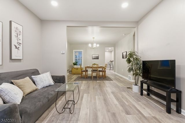 58 Bennett St, Phillipsburg Town, NJ 08865