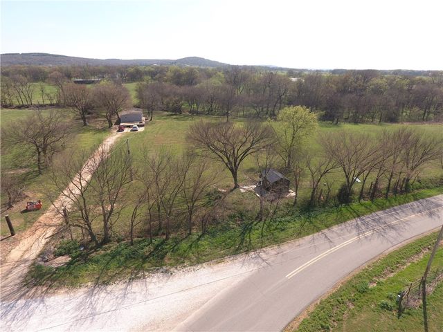 15618 Jackson Highway, Fayetteville, AR 72704