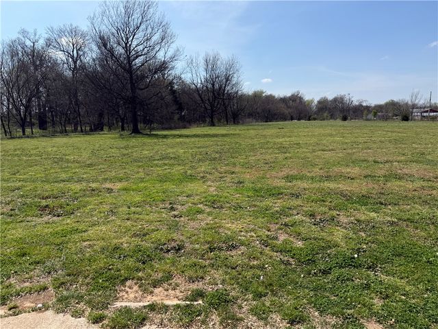 15618 Jackson Highway, Fayetteville, AR 72704