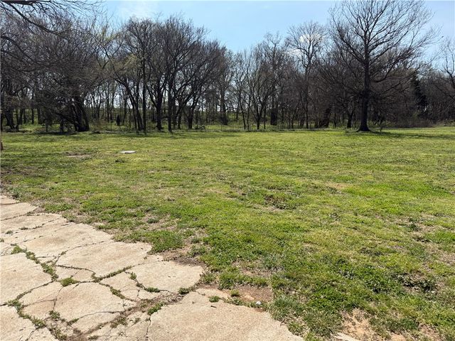 15618 Jackson Highway, Fayetteville, AR 72704