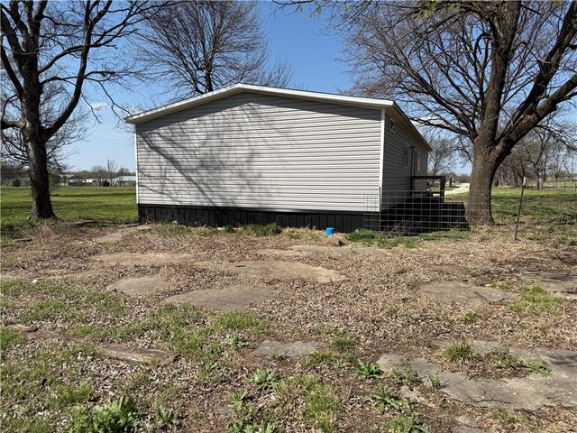 15618 Jackson Highway, Fayetteville, AR 72704
