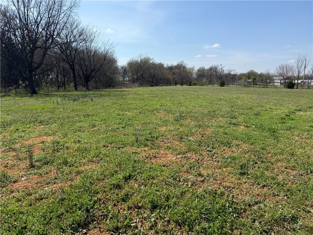 15618 Jackson Highway, Fayetteville, AR 72704