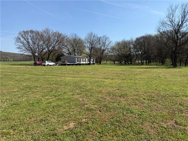 15618 Jackson Highway, Fayetteville, AR 72704