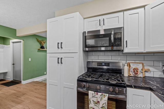 640 Old Orchard Road, Holland, MI 49423