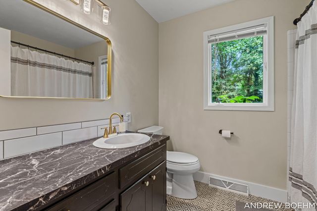 640 Old Orchard Road, Holland, MI 49423