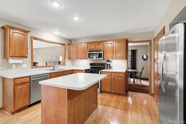 5045 Ashford Road, Independence Charter Township, MI 48348