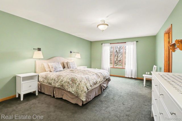 5045 Ashford Road, Independence Charter Township, MI 48348