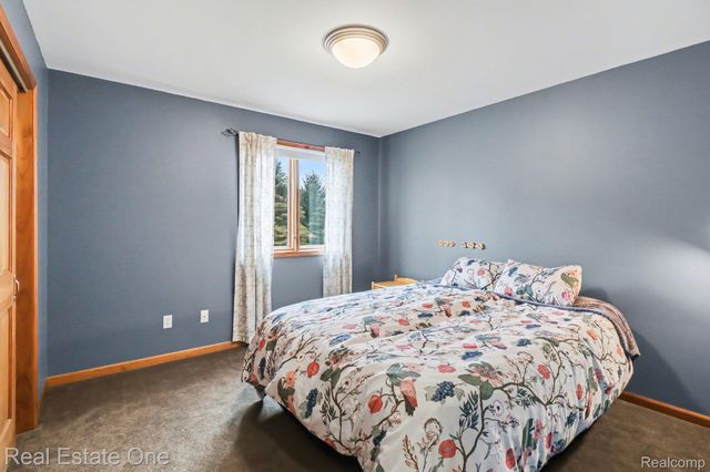 5045 Ashford Road, Independence Charter Township, MI 48348