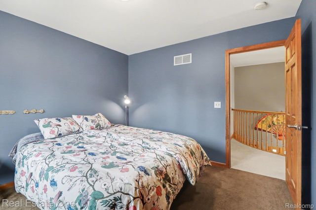 5045 Ashford Road, Independence Charter Township, MI 48348