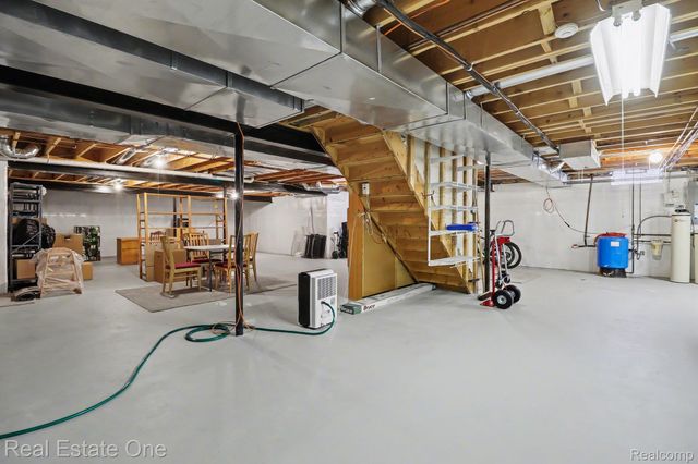 5045 Ashford Road, Independence Charter Township, MI 48348